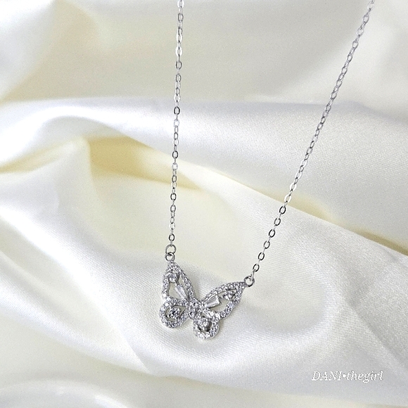 NEW Sterling Silver CZ Diamond Encrusted Y2K Butterfly Pendant Necklace - Picture 3 of 9